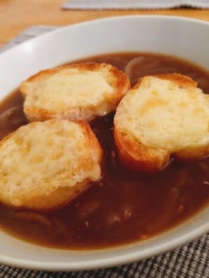 French onion soup with cheesy croutons